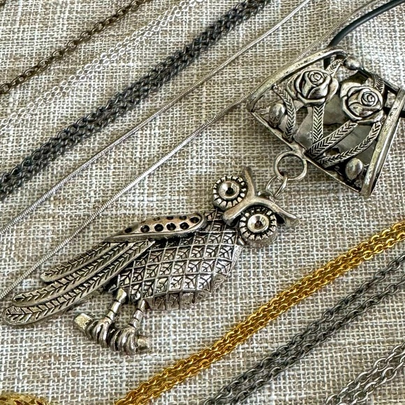 ⚜️3 for $30⚜️ Burnished Silver Owl Pendant Oxidised Athena Filigree Floral Rose - Picture 2 of 3